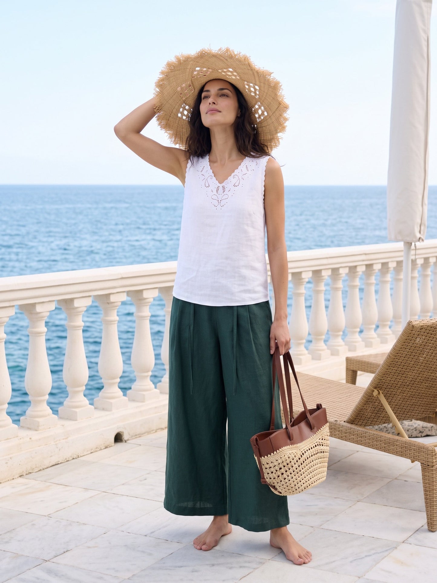 Marisa | Top de Lino con Escote Bordado