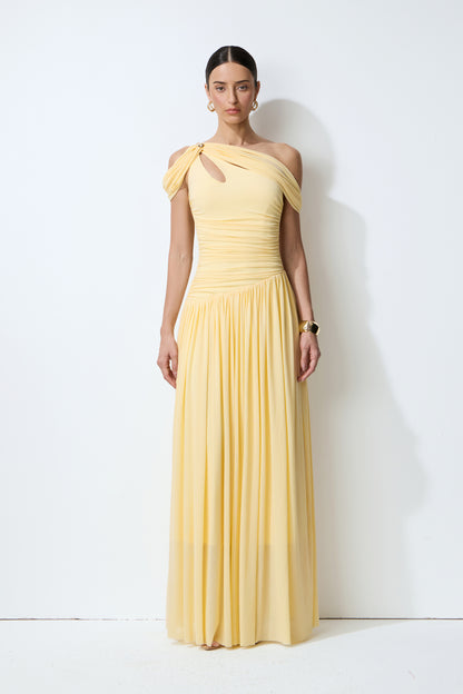 Vestido largo amarillo de un hombro con abertura
