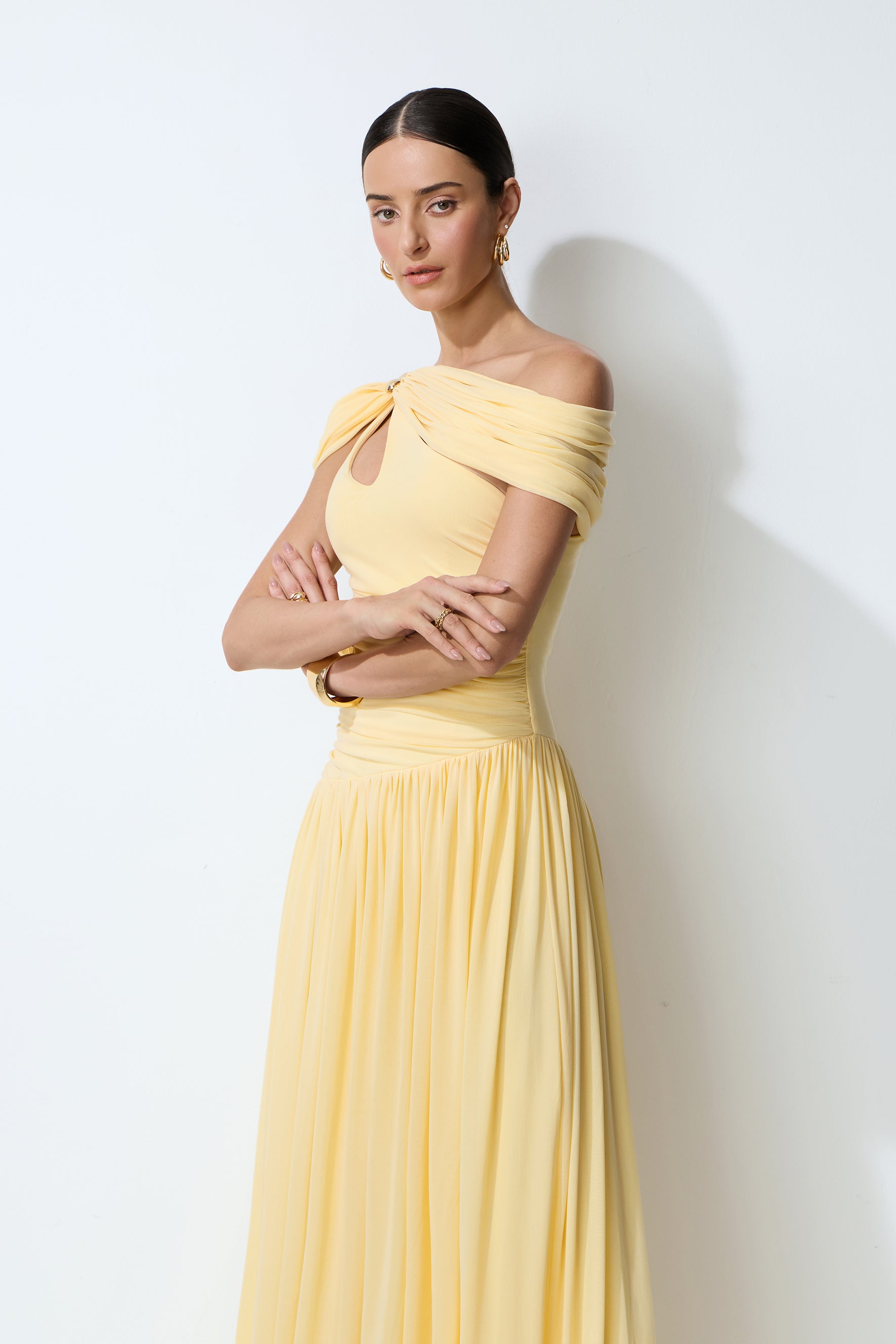 Vestido largo amarillo, espalda