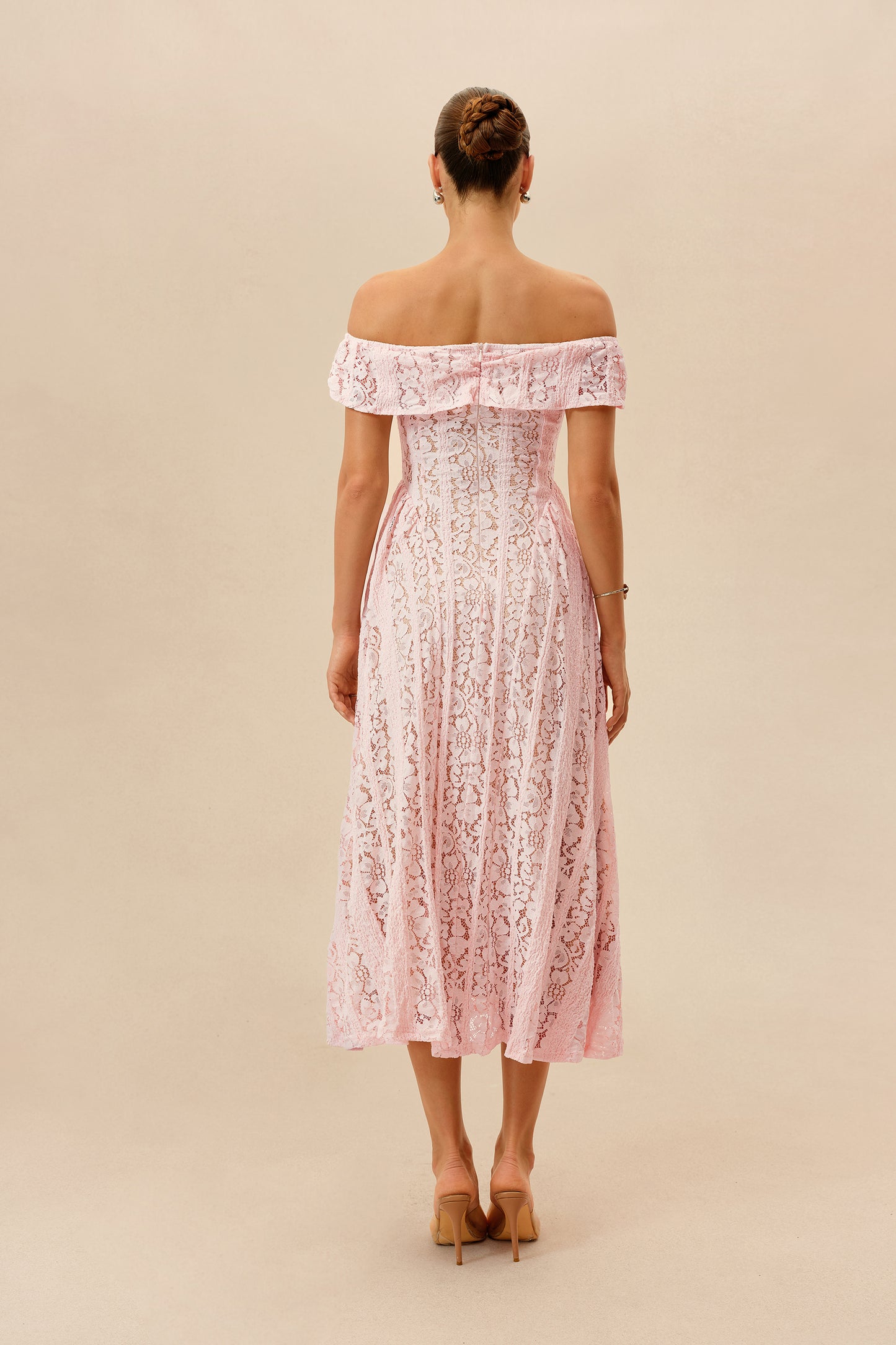 Vestido midi de encaje, espalda