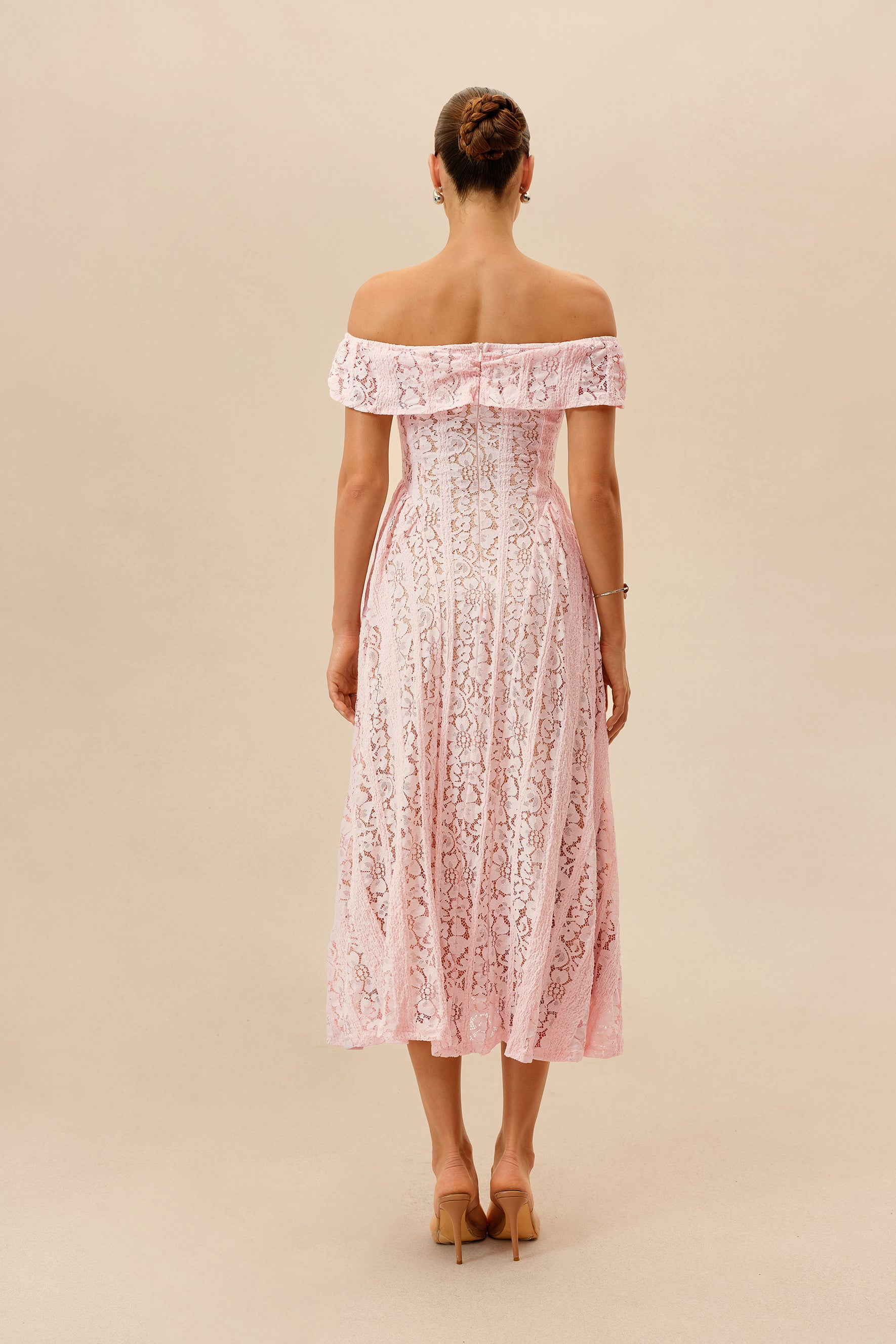Vestido midi de encaje, espalda