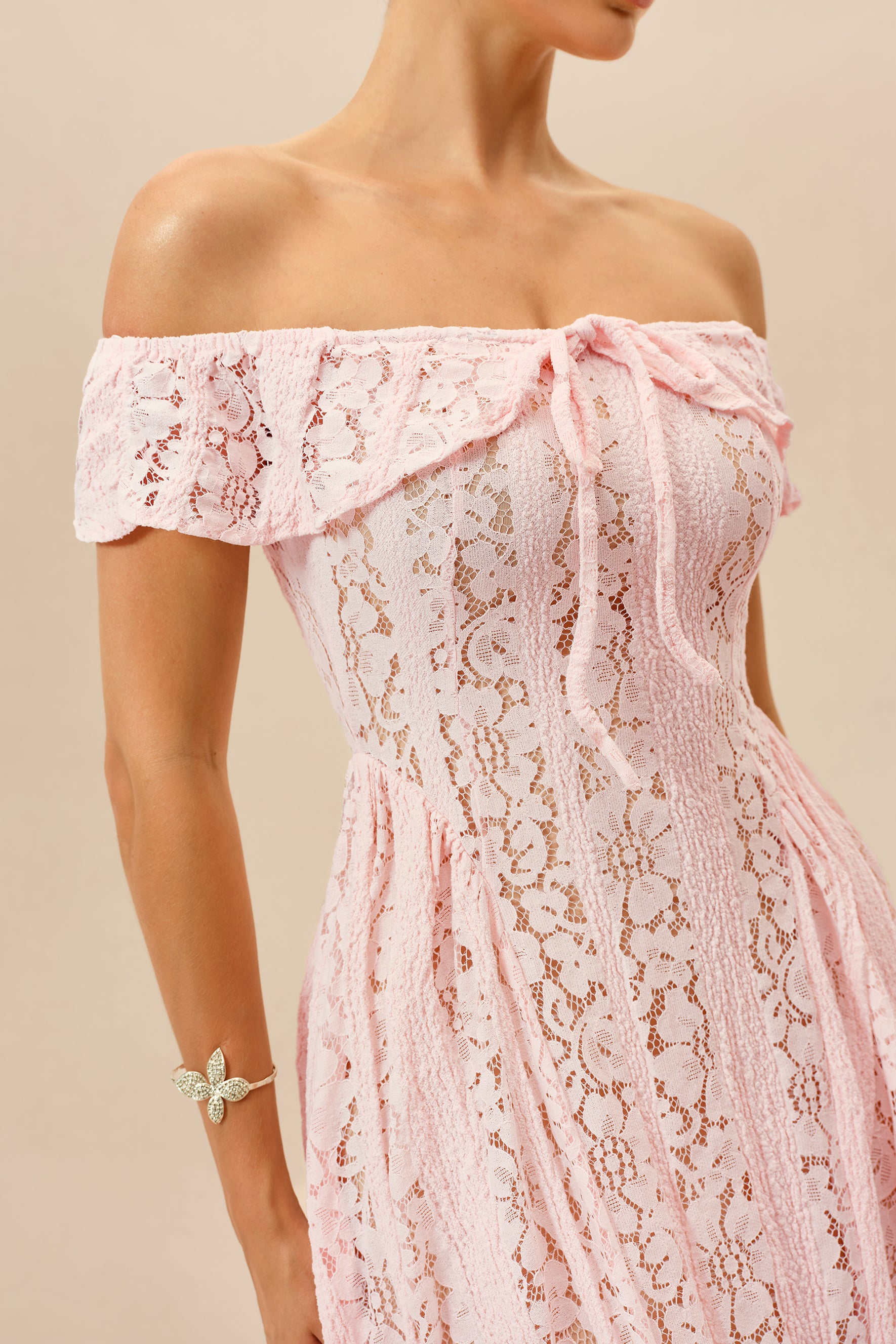 Vestido midi de encaje, cuerpo entero