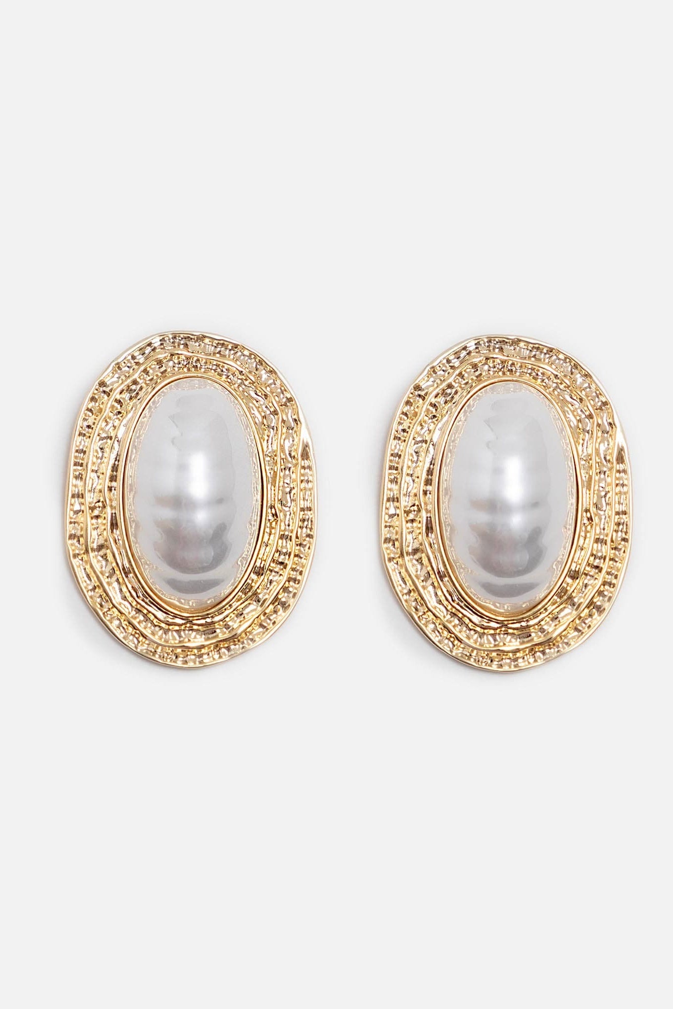Pendientes de perla texturizada
