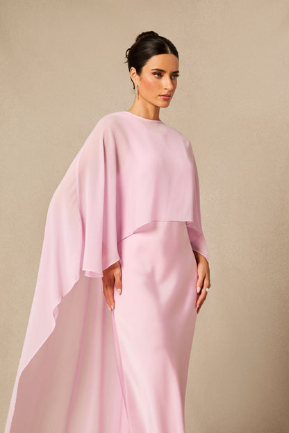 Vestido largo con capa rosa, espalda