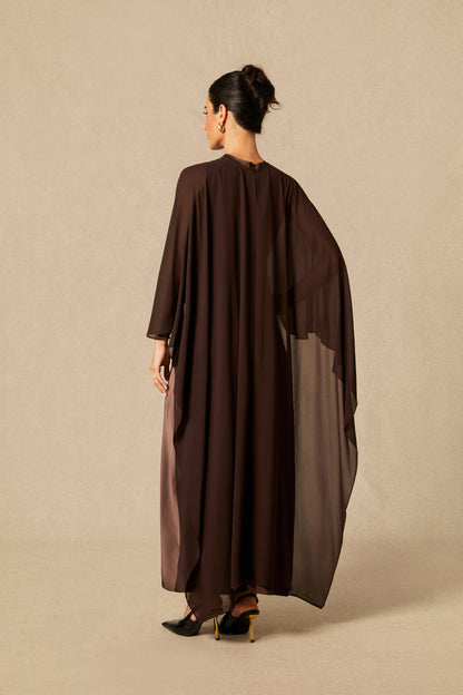 Vestido largo con capa, cuerpo entero
