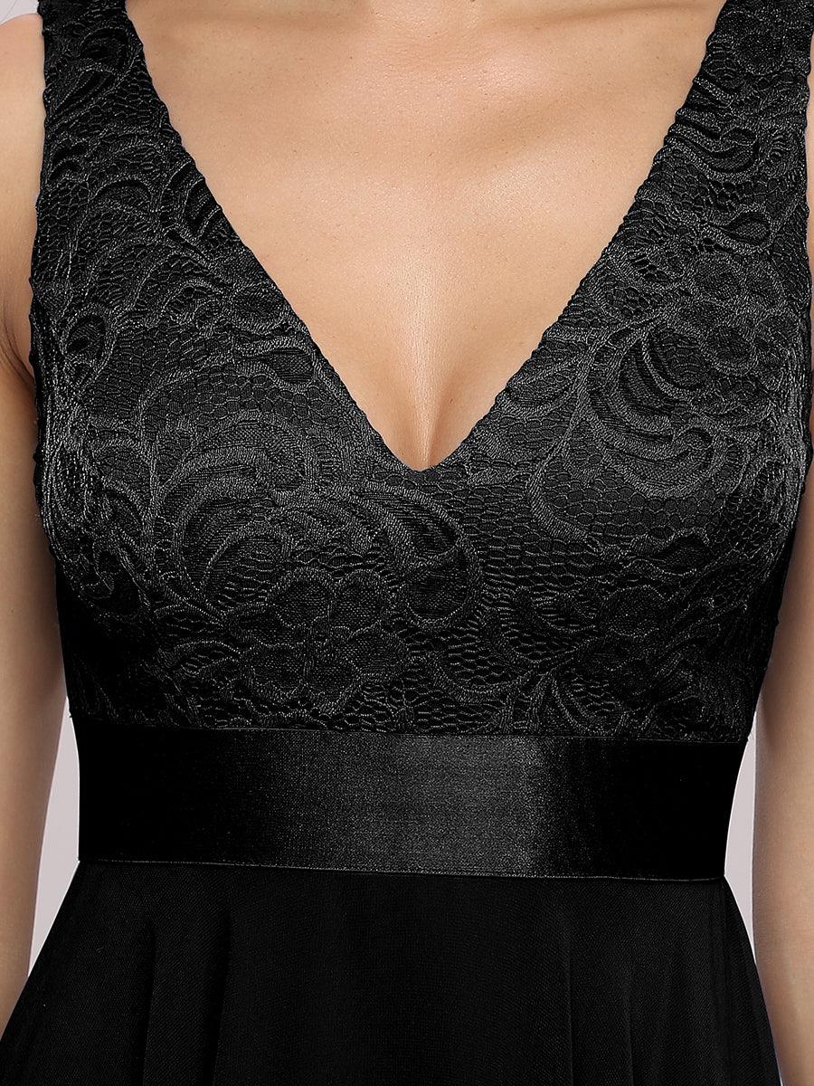 Bárbara | Vestido Corto de Encaje con Bajo Asimétrico
