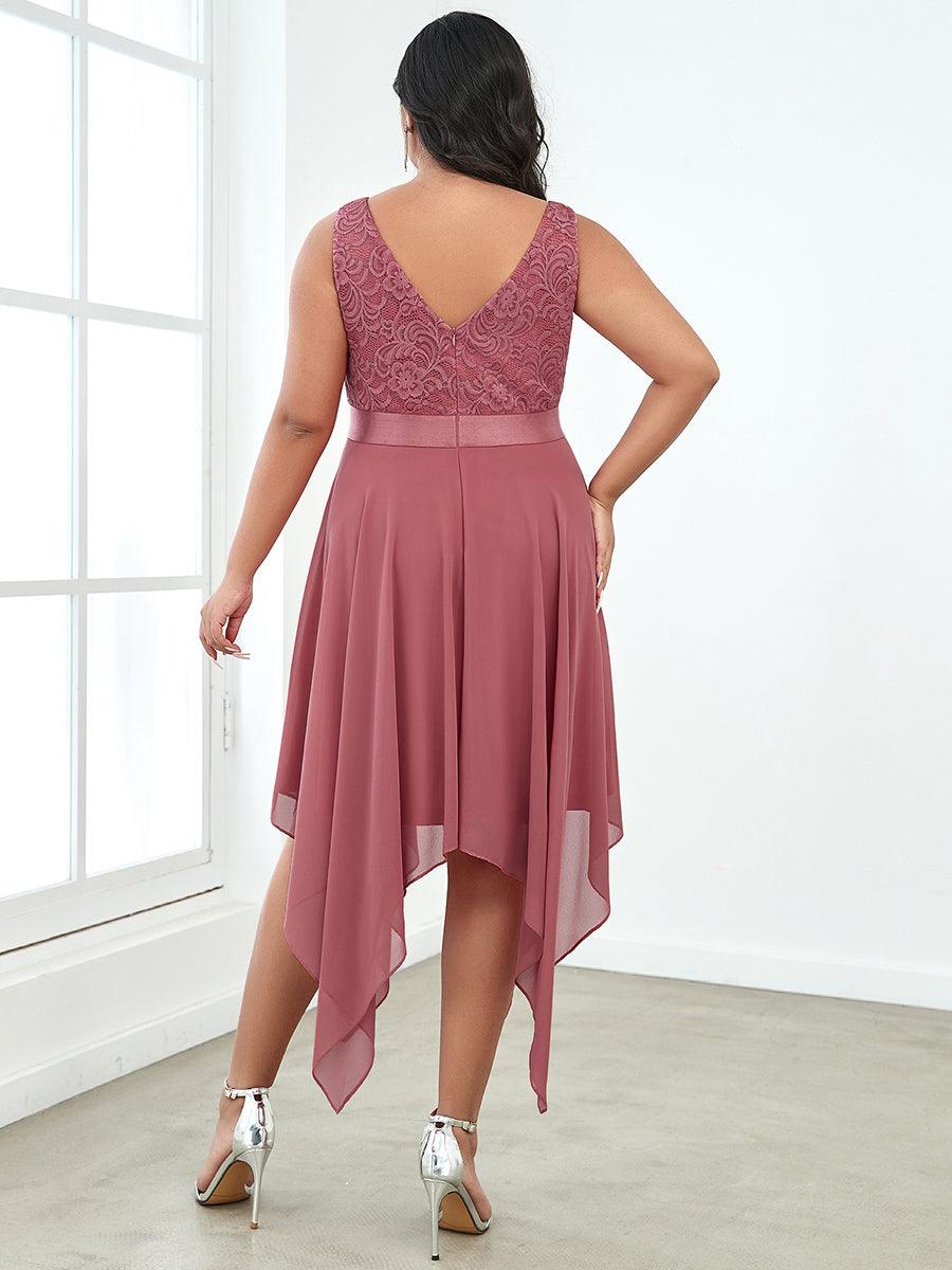 Bárbara | Vestido Corto de Encaje con Bajo Asimétrico
