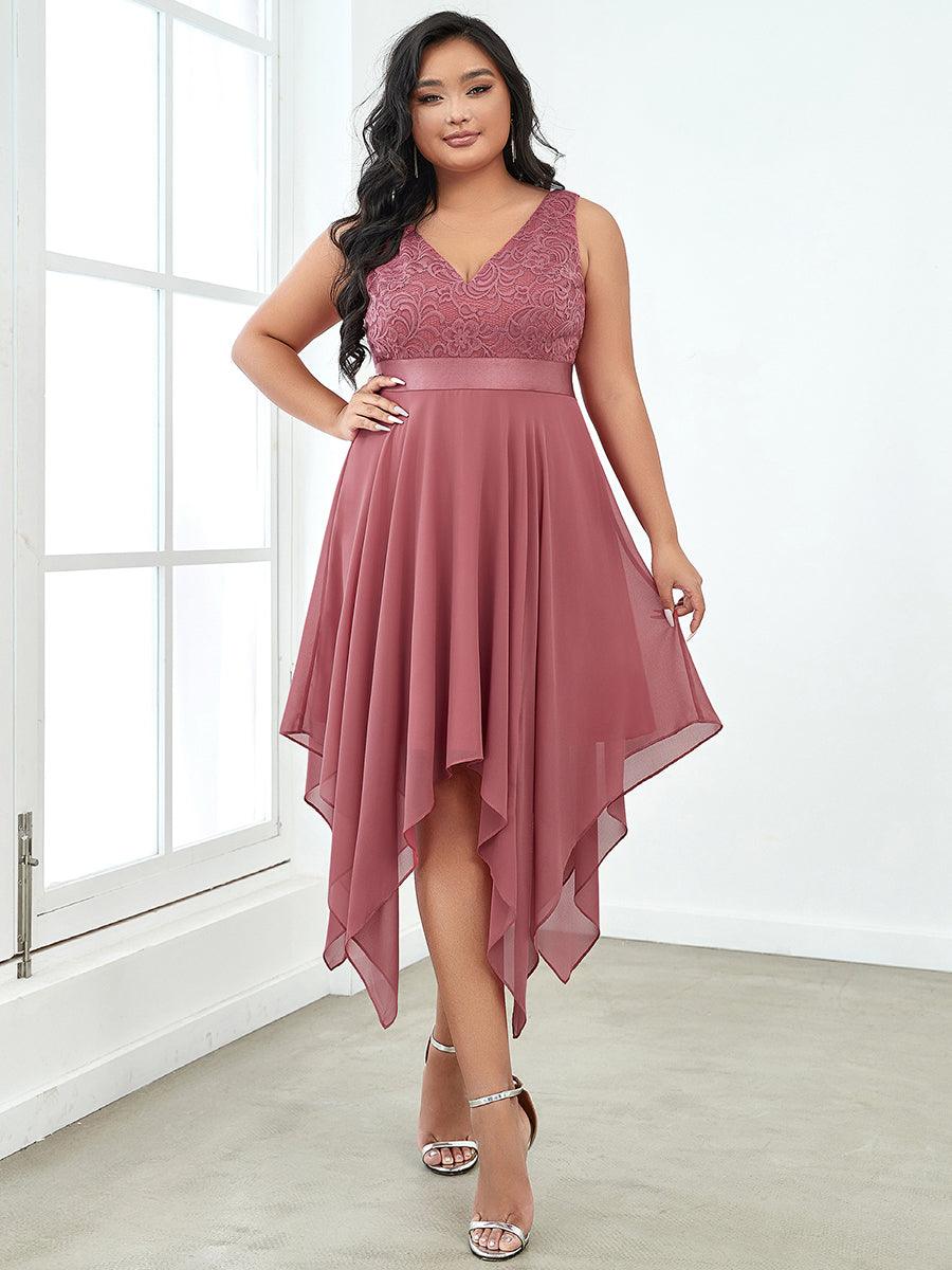 Bárbara | Vestido Corto de Encaje con Bajo Asimétrico
