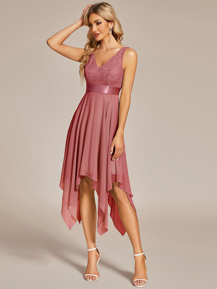 Bárbara | Vestido Corto de Encaje con Bajo Asimétrico