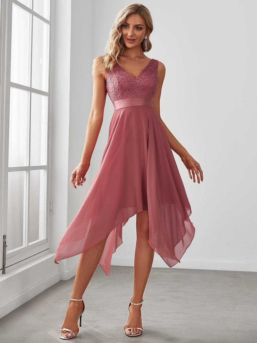 Bárbara | Vestido Corto de Encaje con Bajo Asimétrico