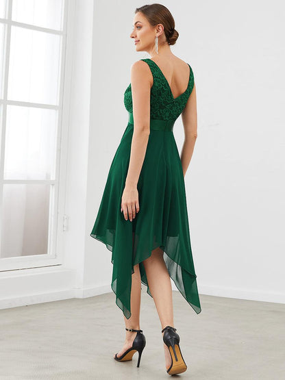 Bárbara | Vestido Corto de Encaje con Bajo Asimétrico