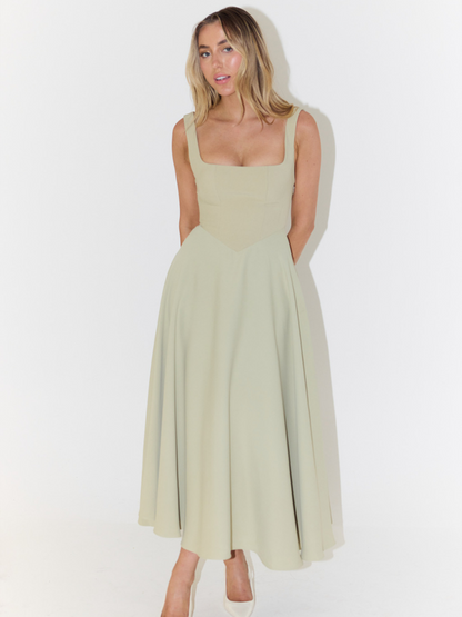 Amara | Vestido Midi con Escote Cuadrado y Falda de Línea A