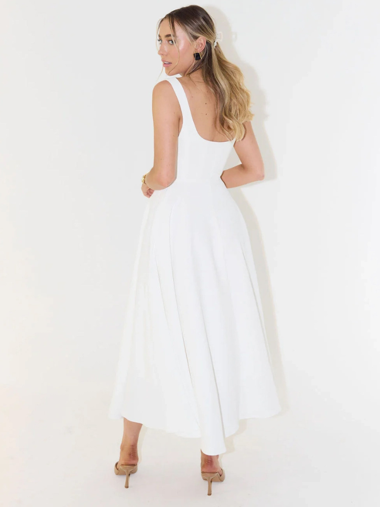 Amara | Vestido Midi con Escote Cuadrado y Falda de Línea A