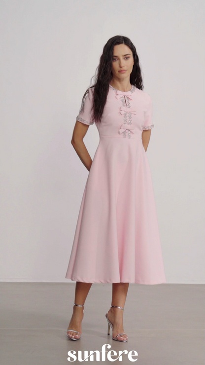 Vestido midi con lazo, guía visual