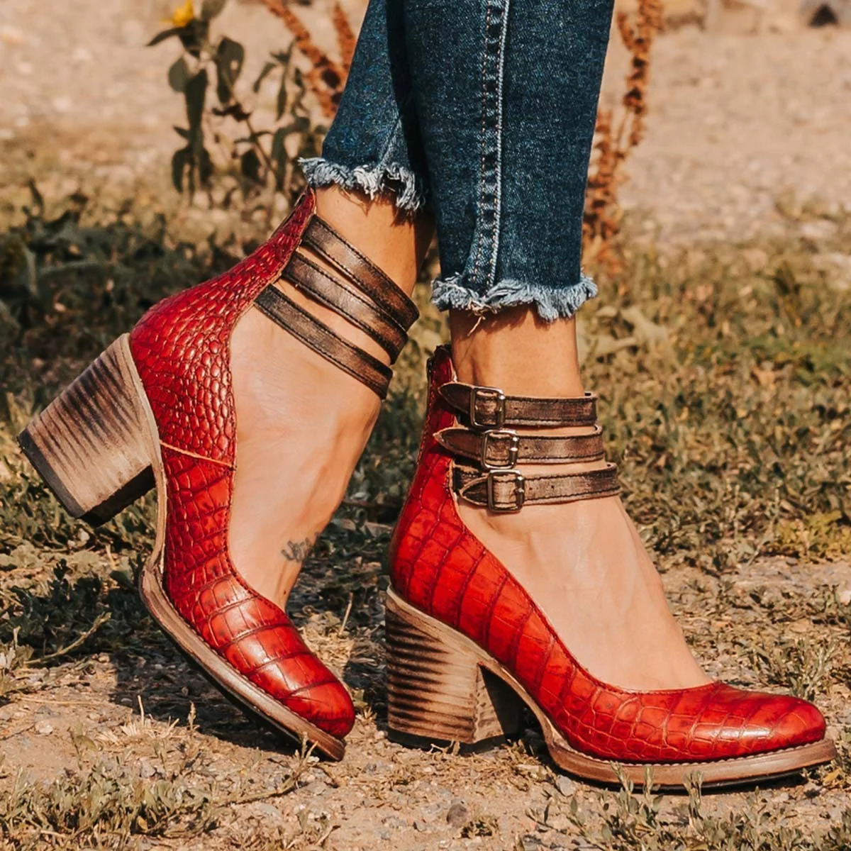 Elena | Zapato de Tacón de Cuero con Triple Hebilla