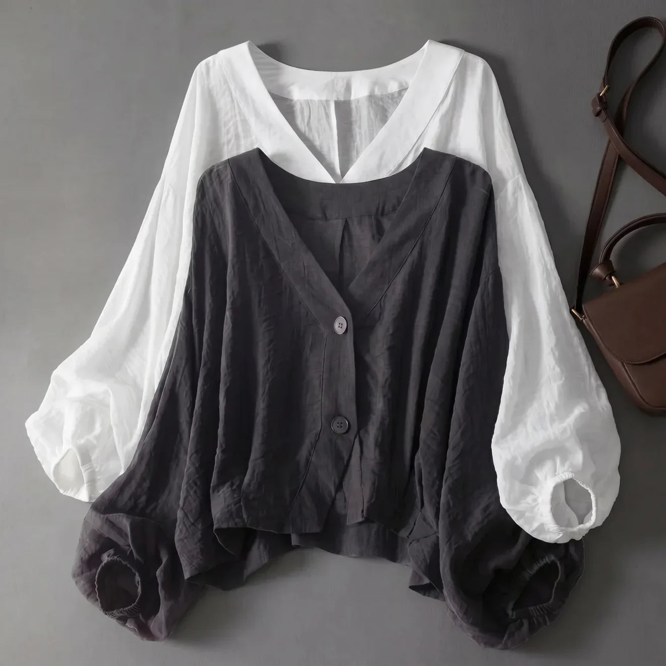 Daniela | Blusa de Lino con Manga Murciélago y Escote en V
