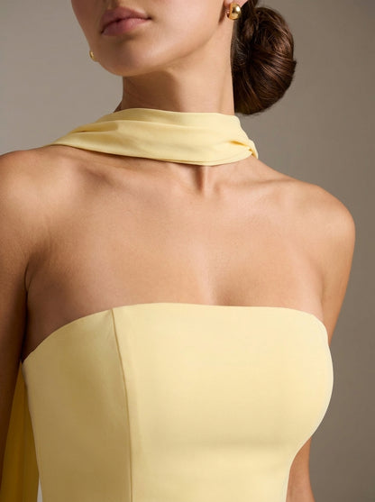 Ada | Vestido Largo Plisado con Hombros Descubiertos